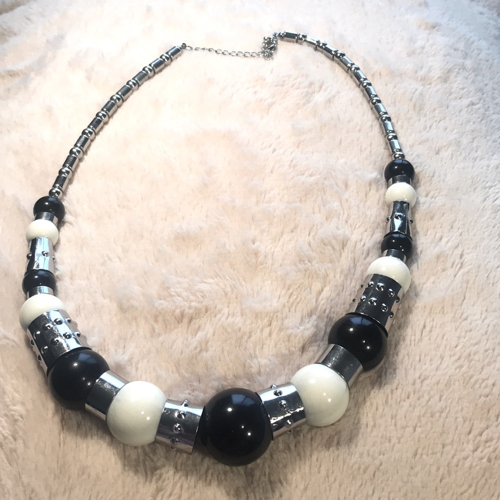Black and white necklace